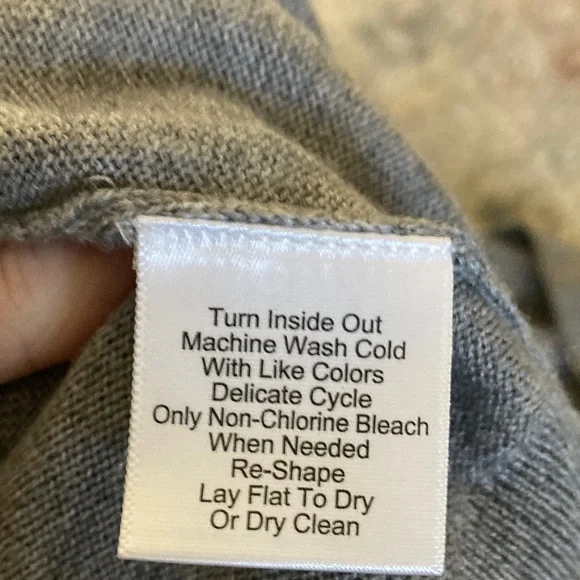 Jos. A. Bank Charcoal V-Neck Men's Sweater - Picture 3 of 4